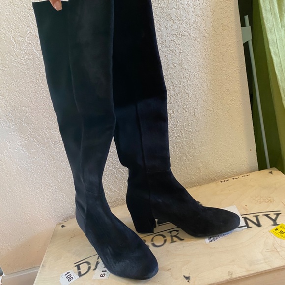 Stuart Weitzman Reserve boots in suede - Picture 9 of 11